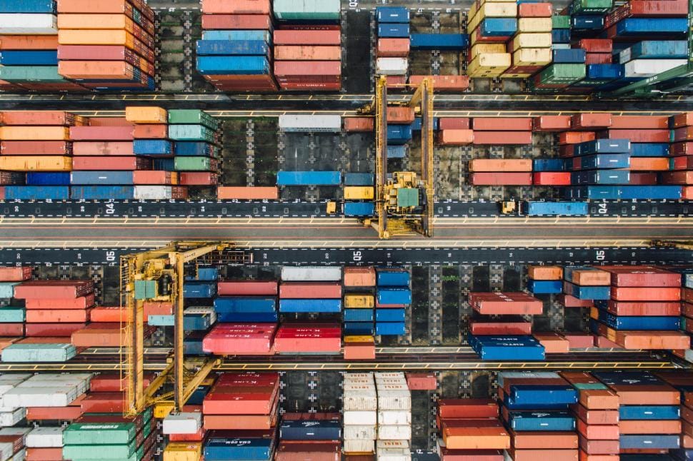 Équipe de conseil examinant un dossier d'export international — AFIM Consulting